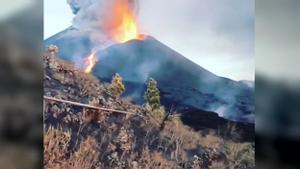 La barreja del núvol de cendres del volcà amb la pols sahariana amenaça de provocar nous confinaments a La Palma