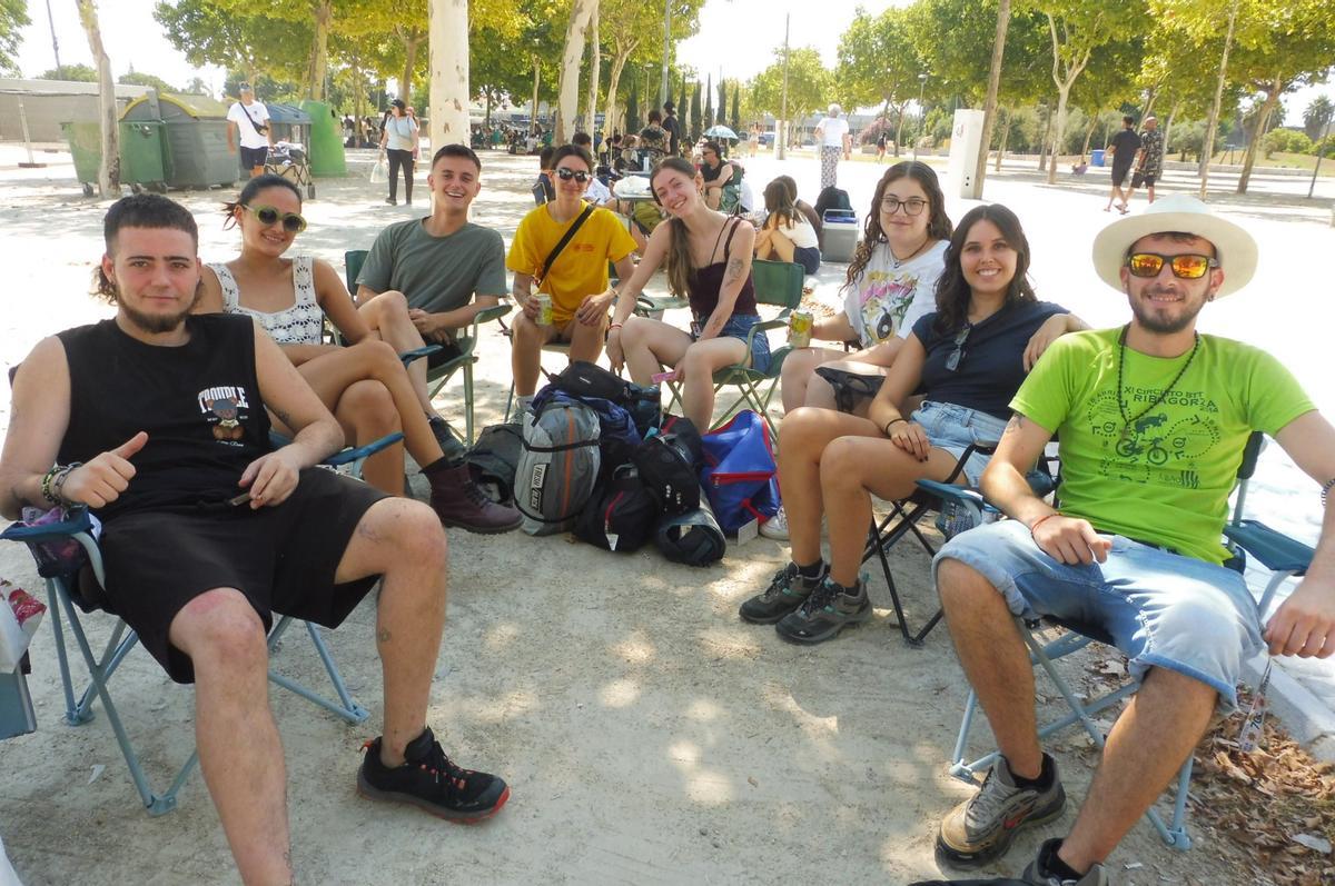 Grupo llegado de la Ribera y dos amigos de Huesca.