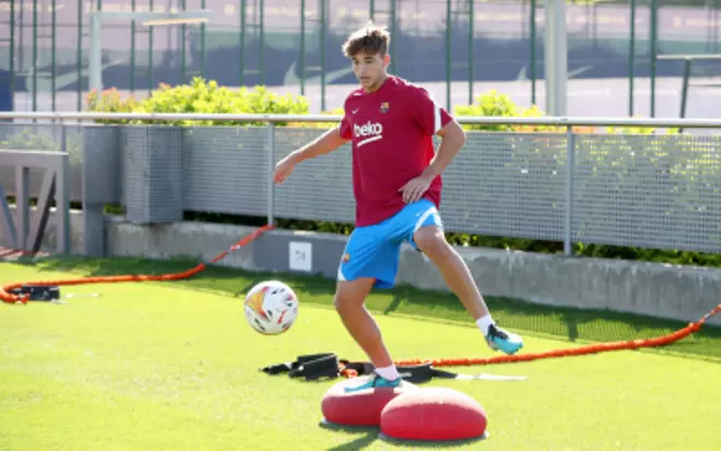 Entreno con estreno del pasado futuro del Barça