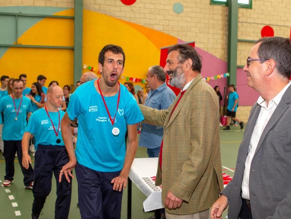 El colegio Amor de Dios y del Club Polideportivo Aspanaex fomentan el deporte inclusivo