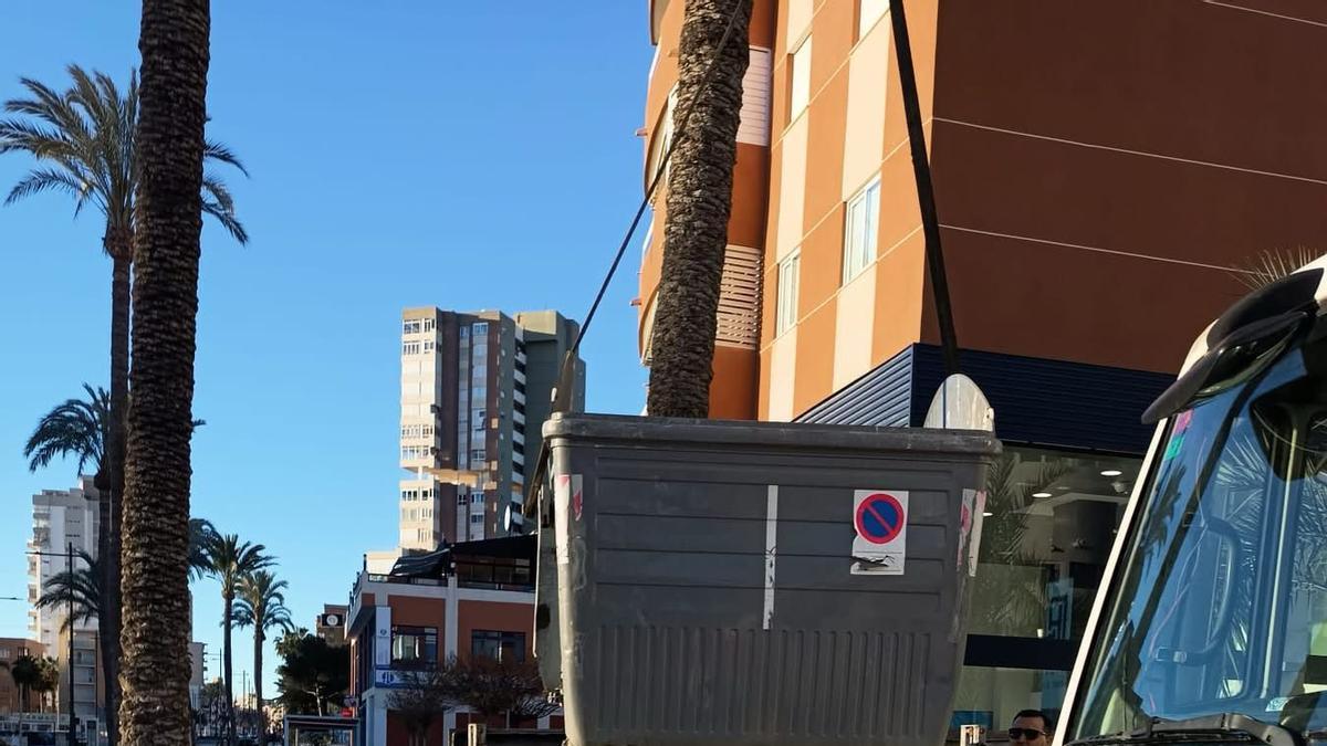 Un contenedor de basura en El Campello