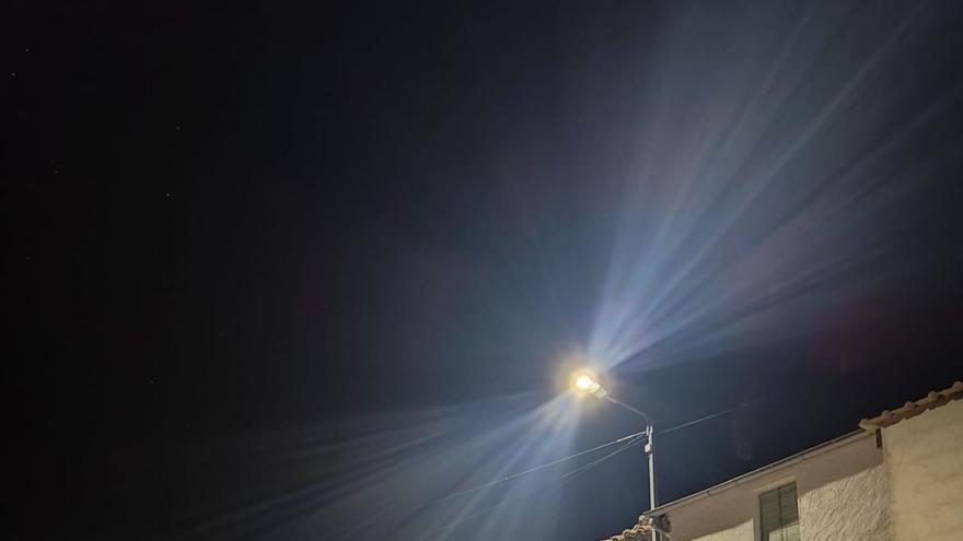 Nueva iluminación en las calles del municipio. | SERVICIO ESPECIAL