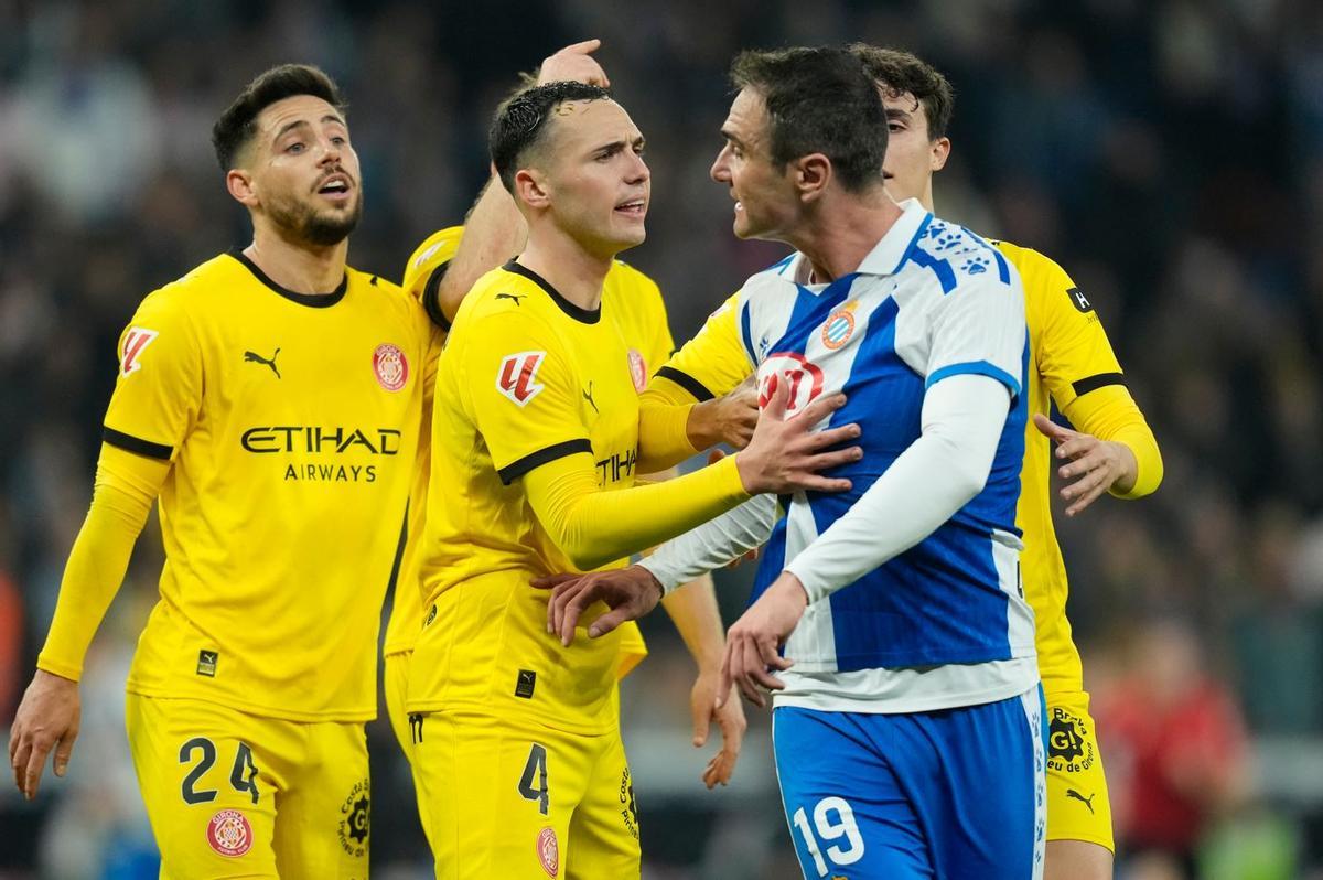 Arnau i Kike, enganxats.