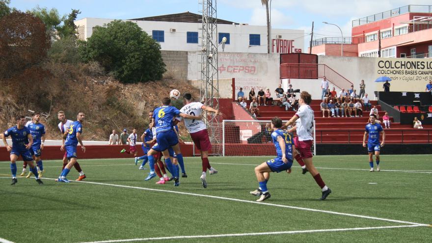 El Andratx deja escapar un 2-0 y pierde en casa con el Alzira