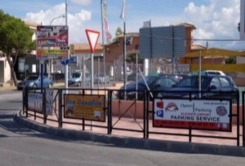 Rojales lleva sin cobrar las vallas publicitarias 6 años