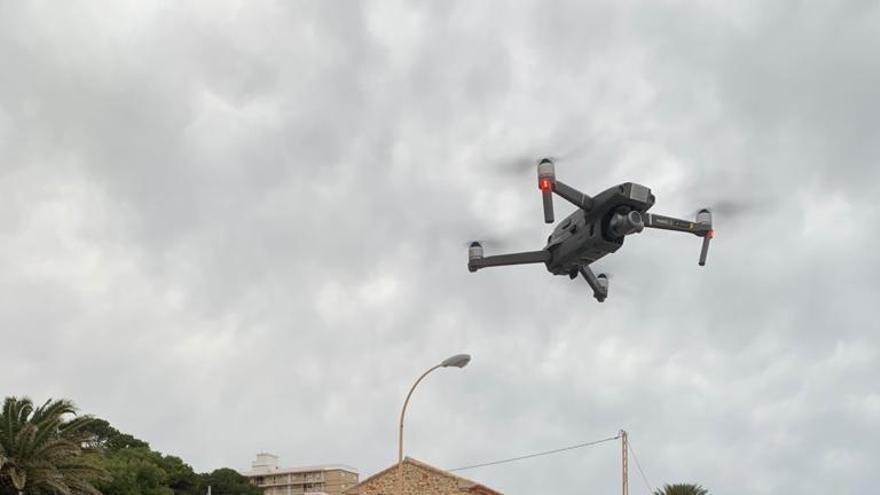 Sancionados en Dénia tres ciclistas y un kitesurfista por hacer deporte fuera de hora