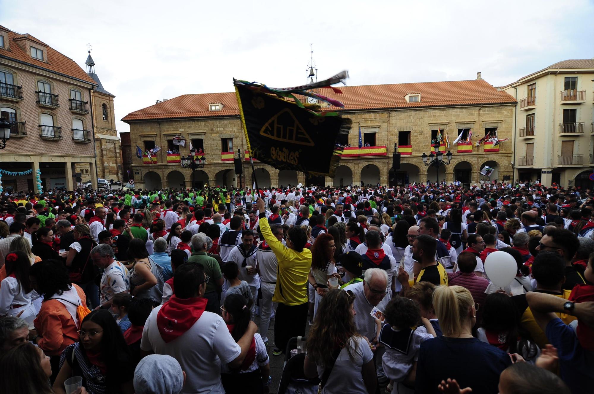 El chupinazo de Rencoroso: Así ha estado la Plaza Mayor de Benavente