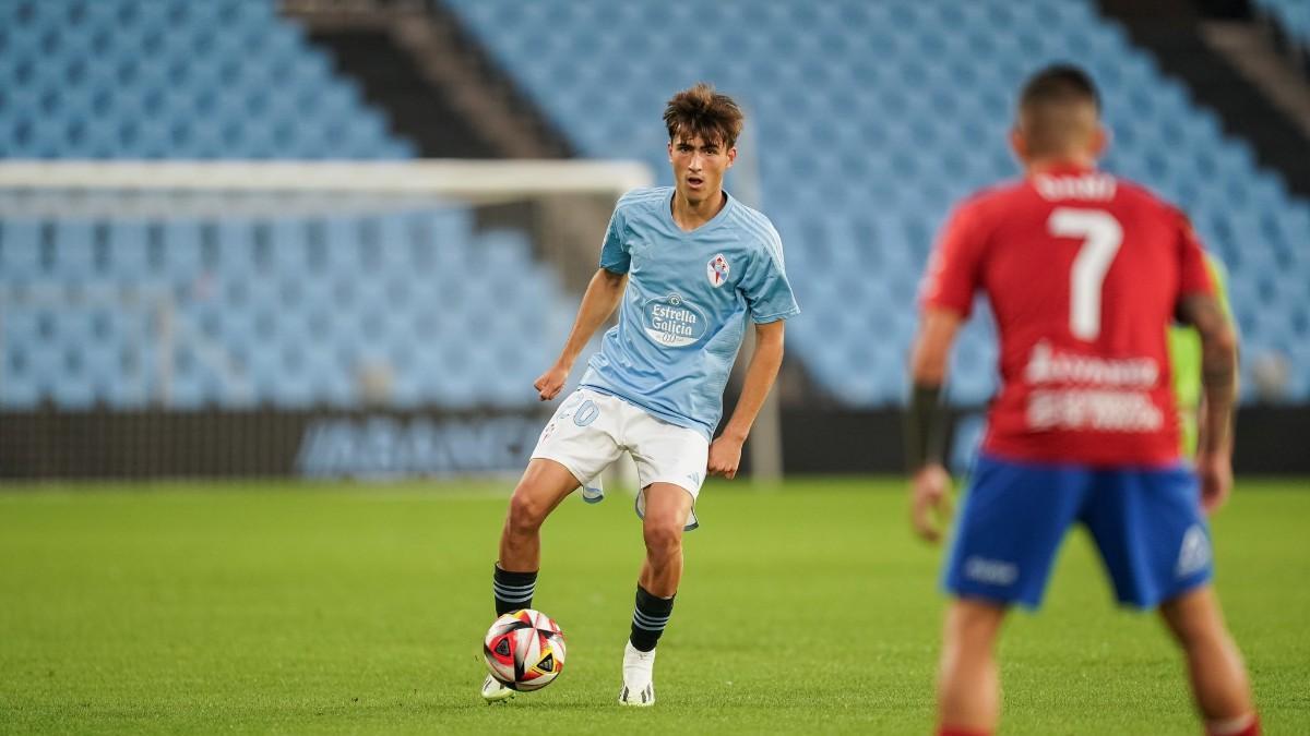Javi Rodríguez jugando en un partido