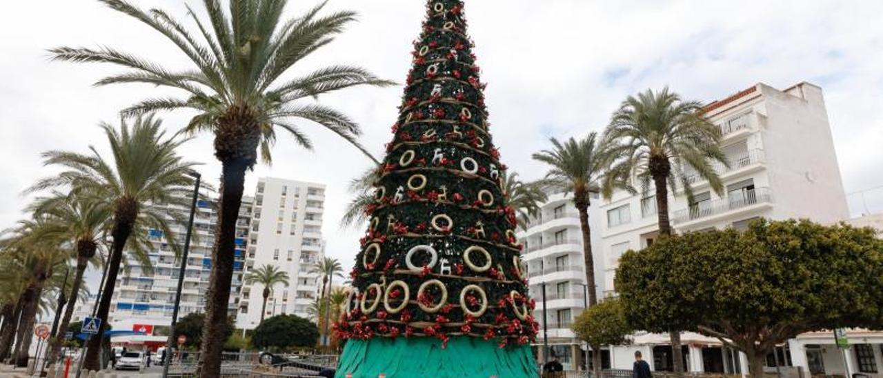 Sant Antoni encenderá su árbol de Navidad el jueves 2 de diciembre. | J.A.RIERA