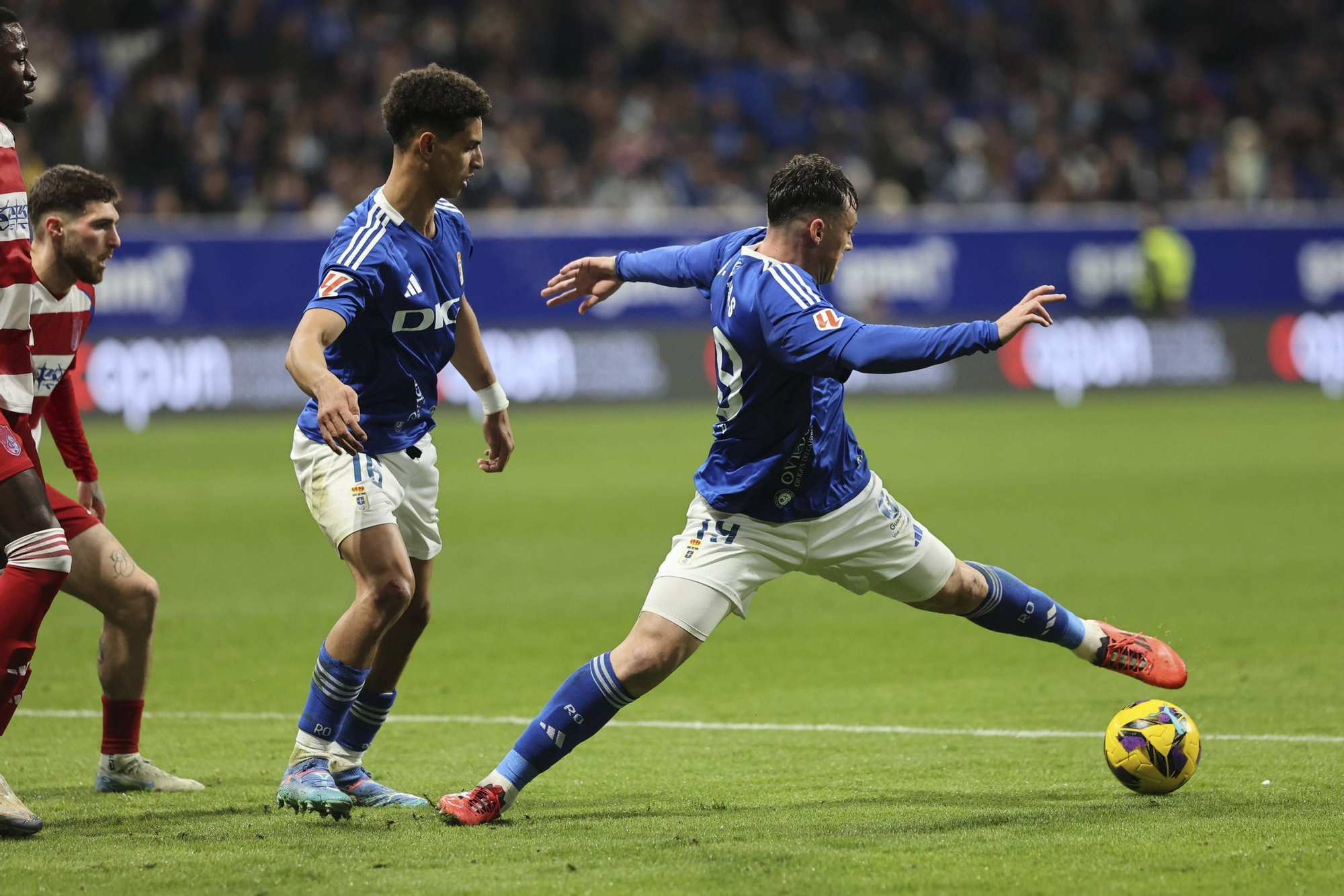 Así fue el partido (en imágenes) entre el Real Oviedo y el Granada