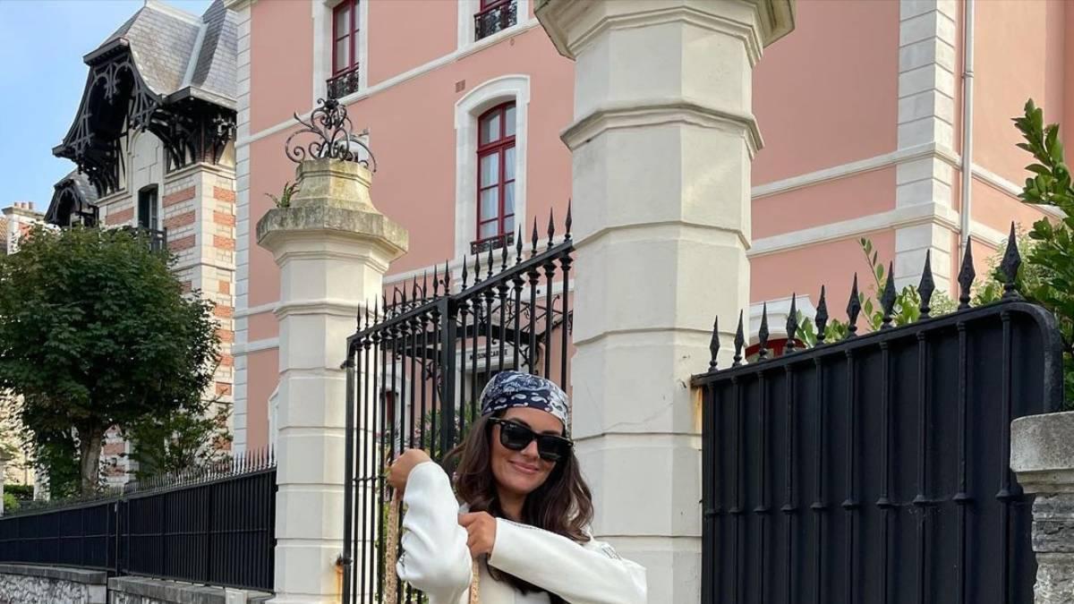 La influencer que que bolso saco de Oysho es el mejor compañero para tus looks de verano - Woman