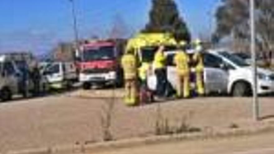 Una dona resulta ferida en un accident de  trànsit a Girona