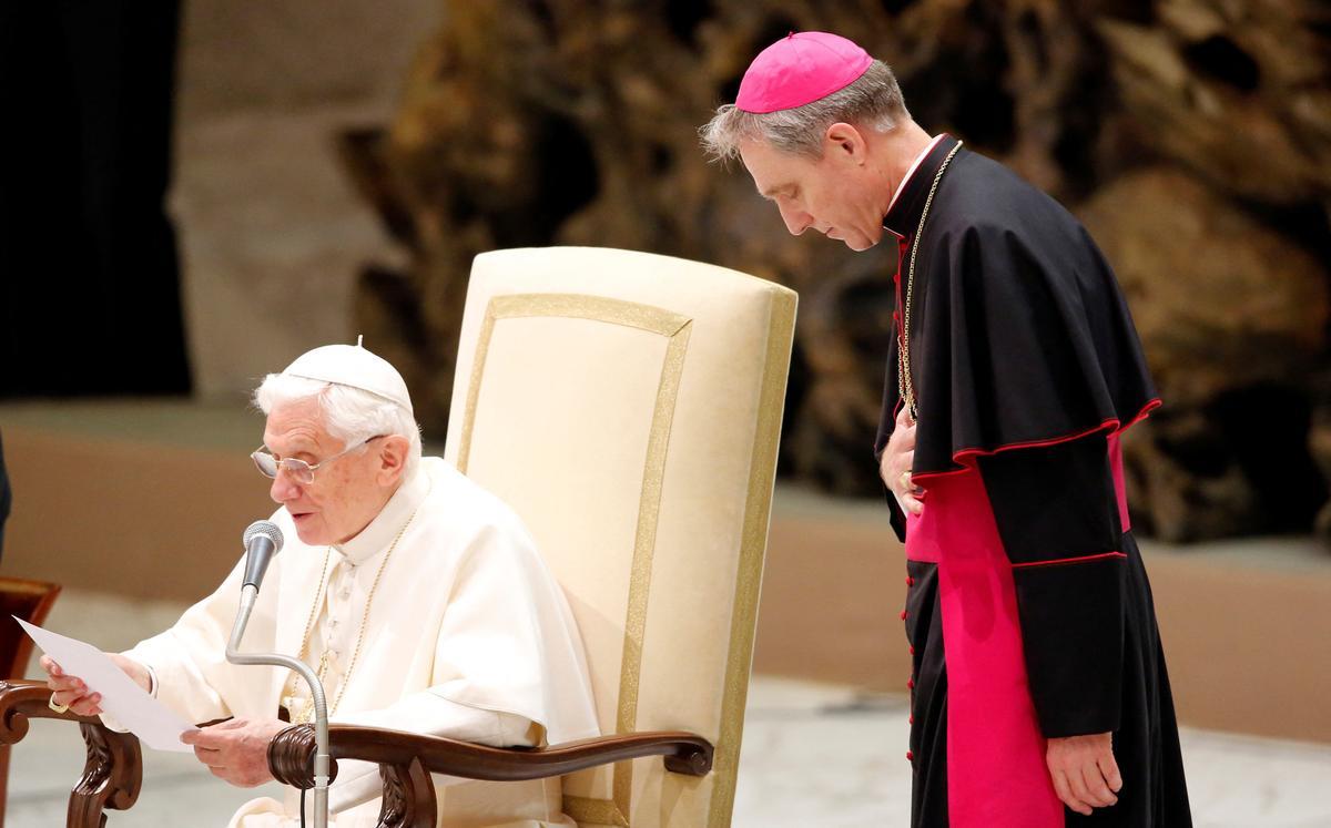 Georg Ganswein, junto a Benedicto XVI.