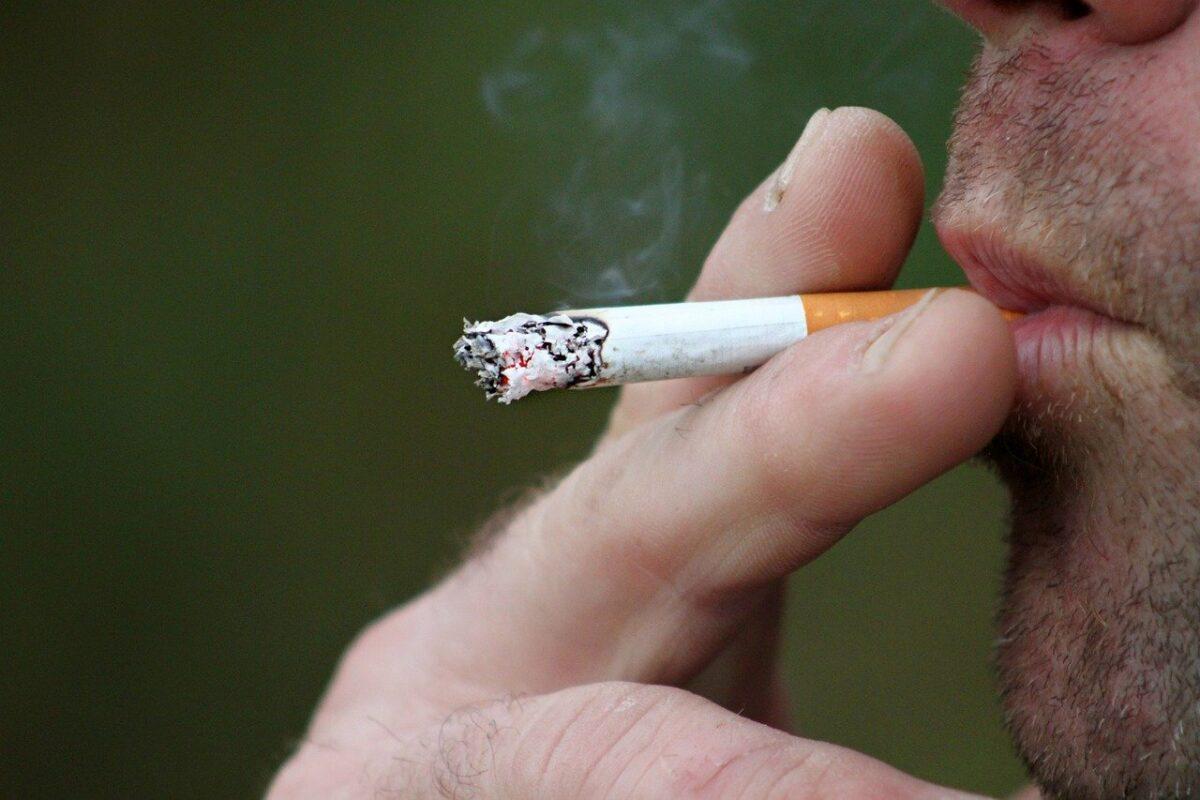 Estudio sobre adolescentes y tabaco: empiezan a los 13 y han probado más porros que cigarrillos