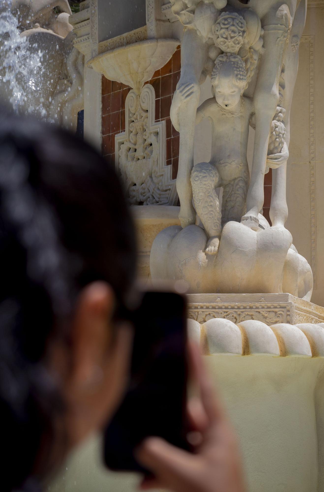 Aspecto de la fuente de Luceros siete meses después de su restauración