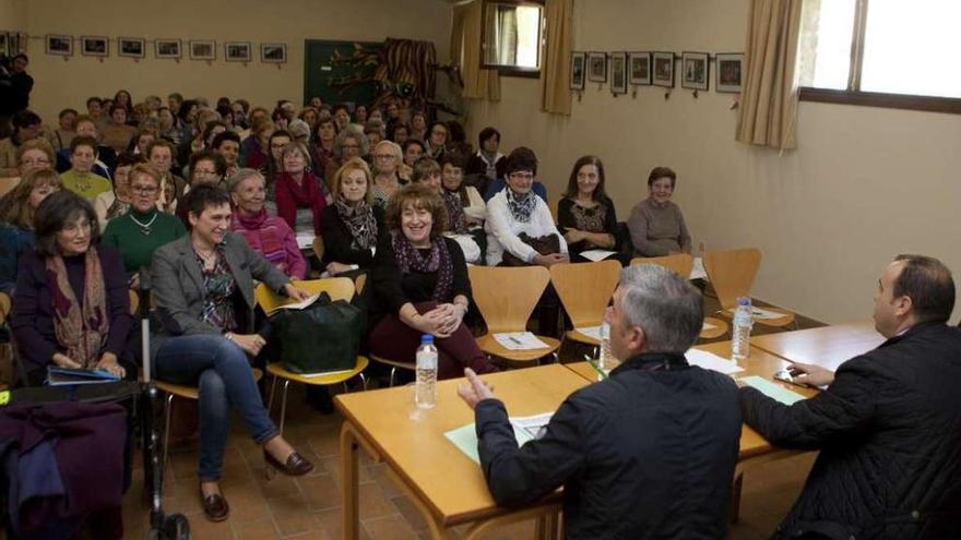 El encuentro que celebraron las mujeres de Redes ayer en Campo de Caso.