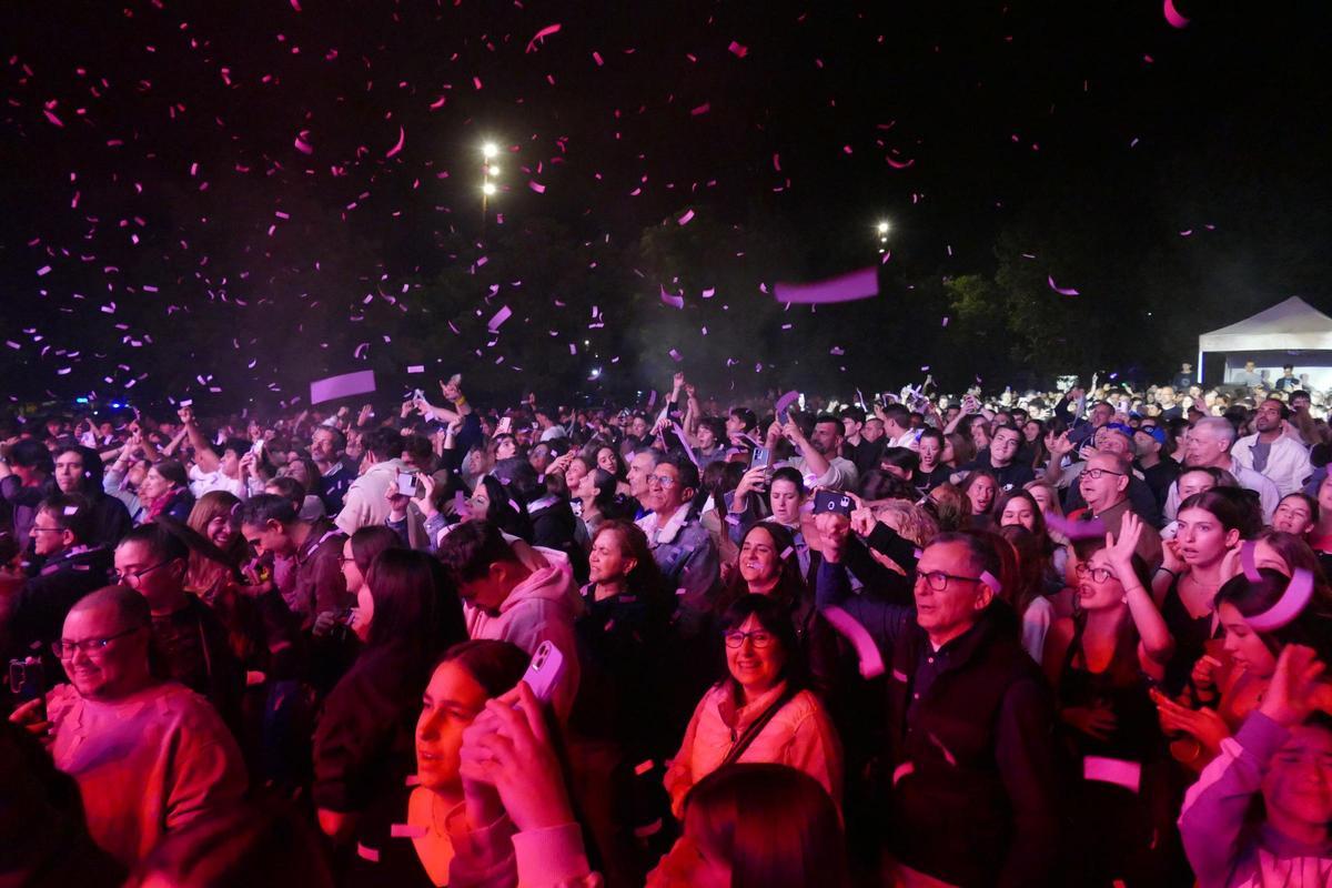 EN IMATGES | La Banda Neon i Dj Ruben Rider van animar la segona nit del Rampell