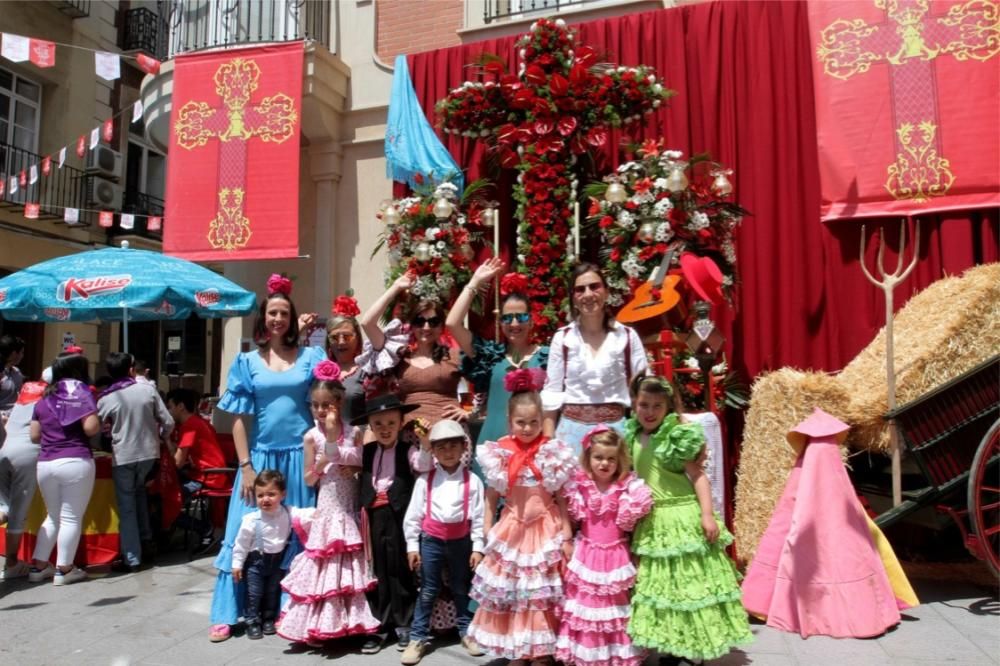 Gran ambiente en al Fiesta de las Cruces de Mayo en Cartagena