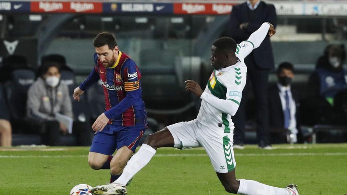 Messi acaba con las ilusiones del Elche (3-0)