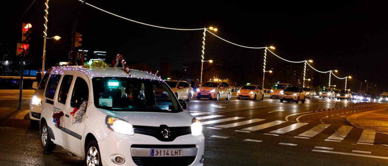 Taxi Luz Zaragoza acerca la Navidad a las personas con discapacidad