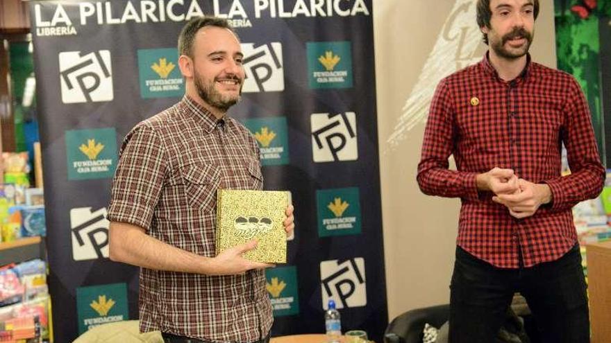 Pablo Fernández Tejón y José Santos, en la presentación.