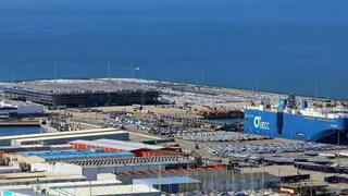 El motor gallego hace historia en el exterior en plena sangría nacional