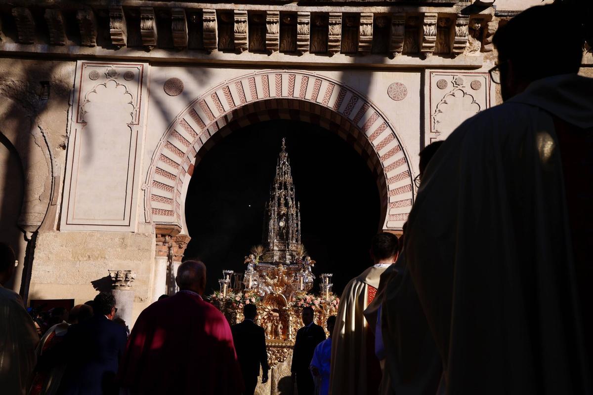 El Corpus vuelve a relucir en Córdoba en su jueves tradicional