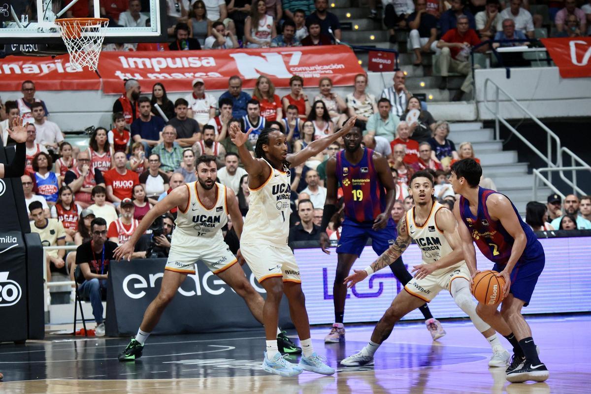 Las mejores imágenes del partido entre el UCAM y el Barcelona