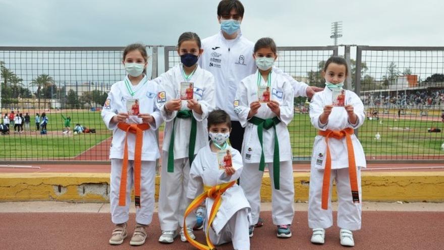 Participantes en el Campeonato de Andalucía de kárate.