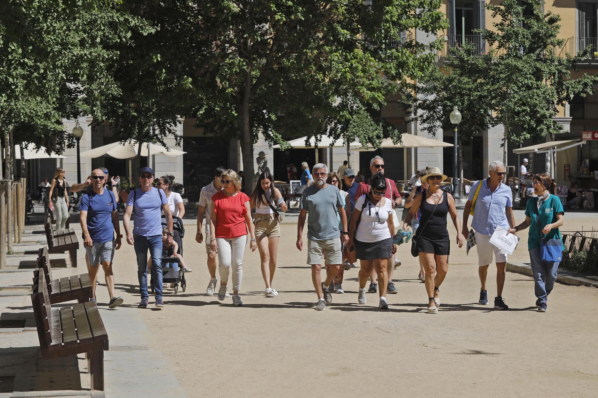 Turistes pel Barri Vell de Girona