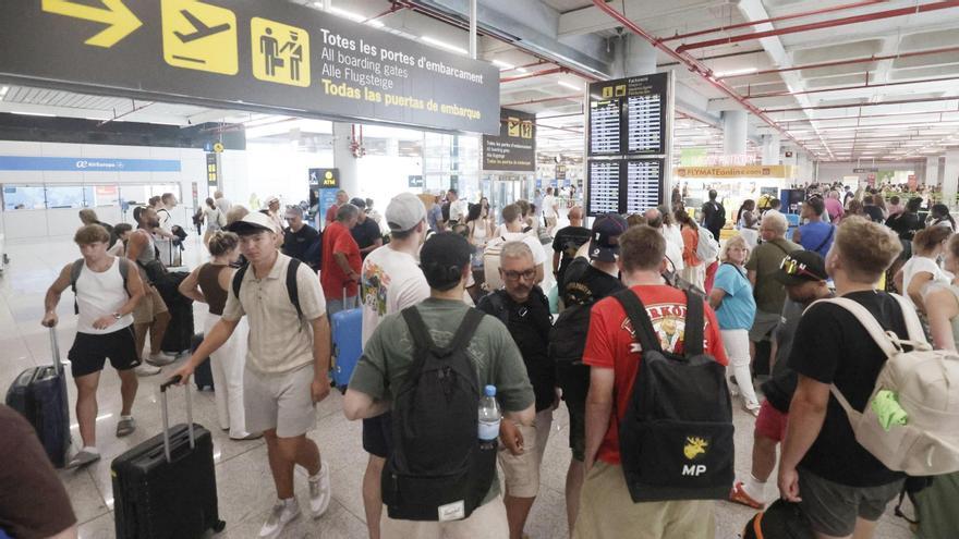 ¿Qué significa que la demanda de vuelos en el aeropuerto de Palma supere su capacidad operativa?