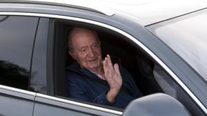 El Rey emérito a su salida de la Zarzuela tras su encuentro con el Rey Felipe VI, en el Palacio de la Zarzuela, a 23 de mayo de 2022