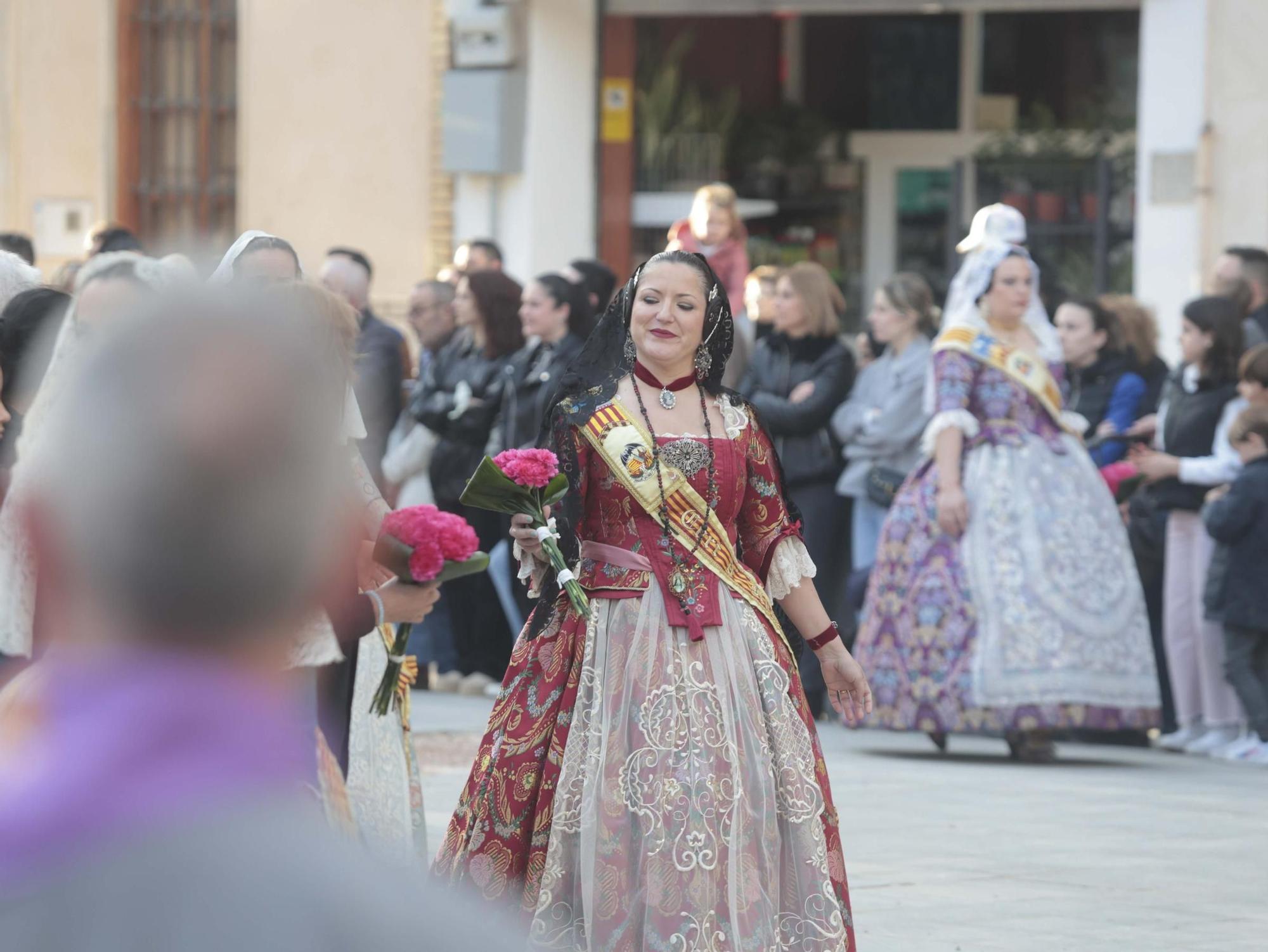 Emotiva Ofrenda en Paiporta