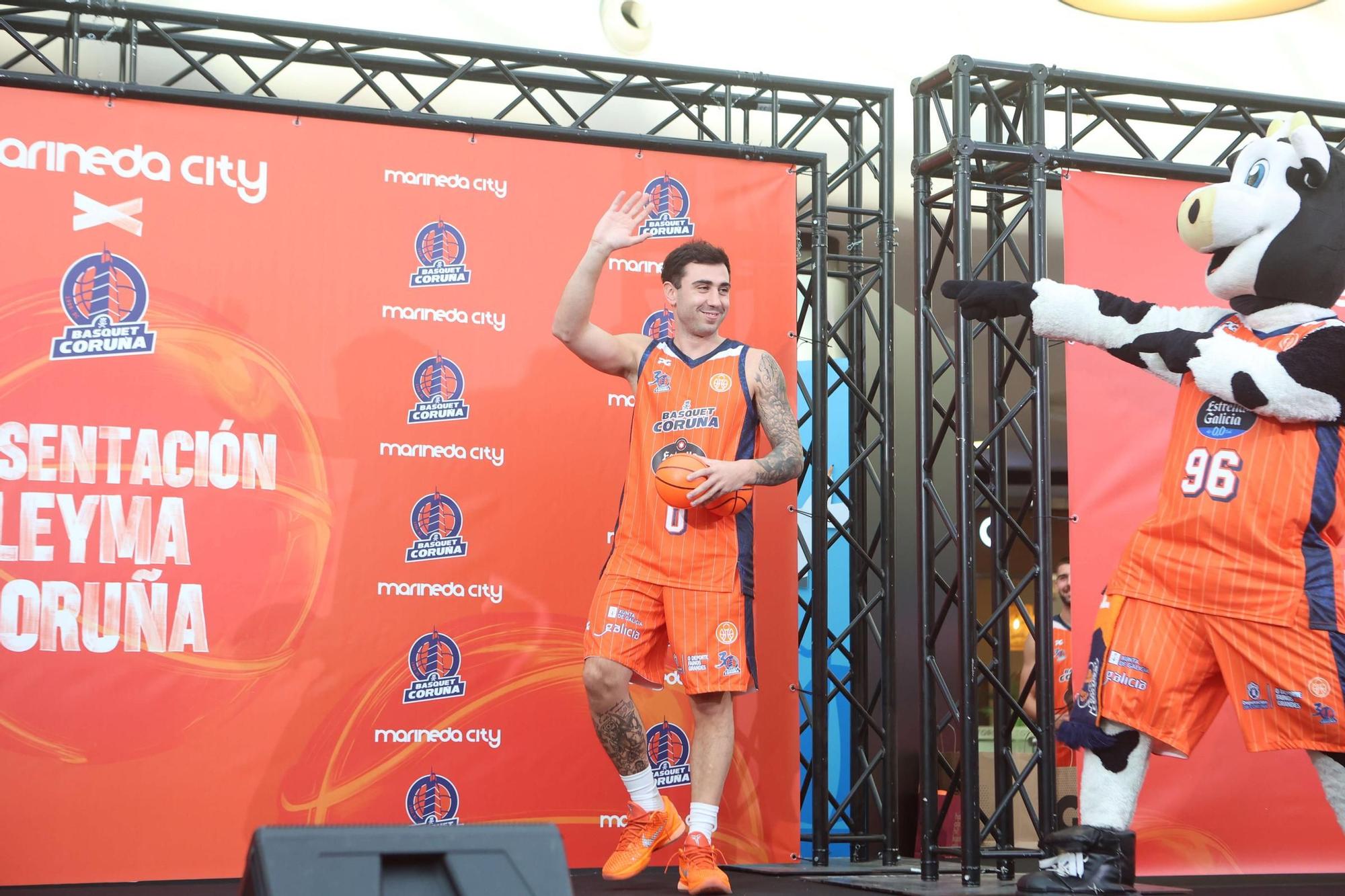 Presentación del equipo del Leyma Coruña en Marineda City