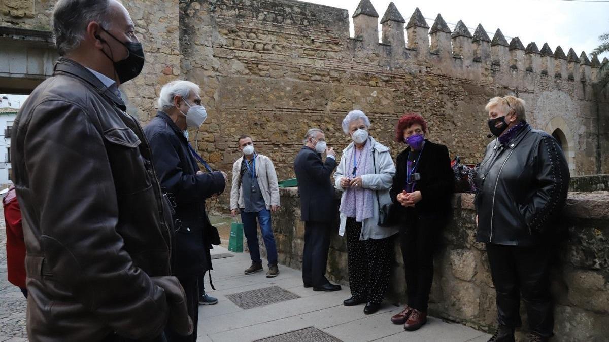 Juana Castro pasea por la Córdoba que la inspira