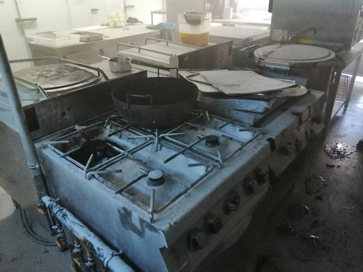 Dos heridos tras un incendio en un restaurante de Gijón