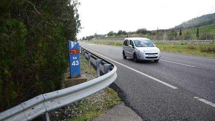 Una joven de 34 años muere en una colisión frontal entre dos coches en sa Pobla