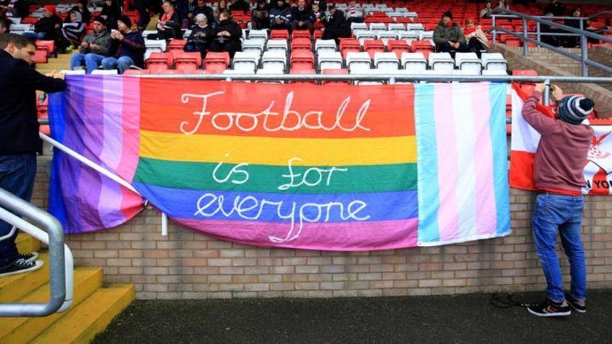 Ser gay en el fútbol es aún una mariconez