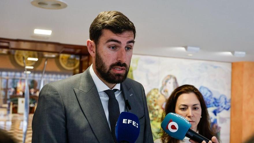 Antelo y Martínez cargan contra la Secretaría General de Vox tras las nuevas bajas en Murcia