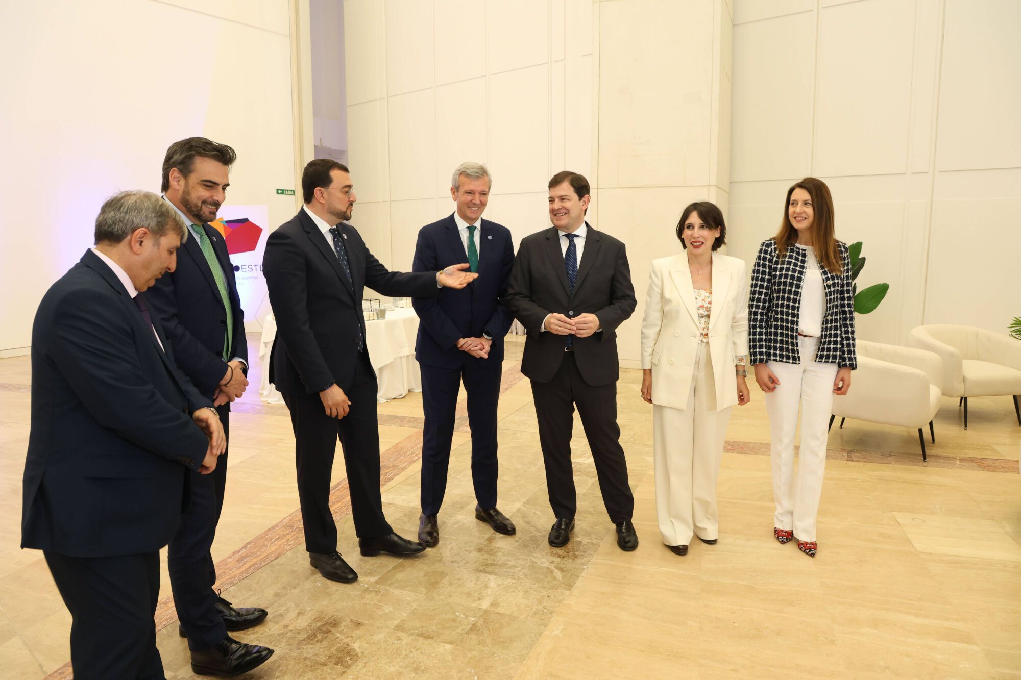 Los presidentes autonómicos de Galicia, Asturias y Castilla y León se suman al Foro del Noroeste para participar en una mesa redonda.