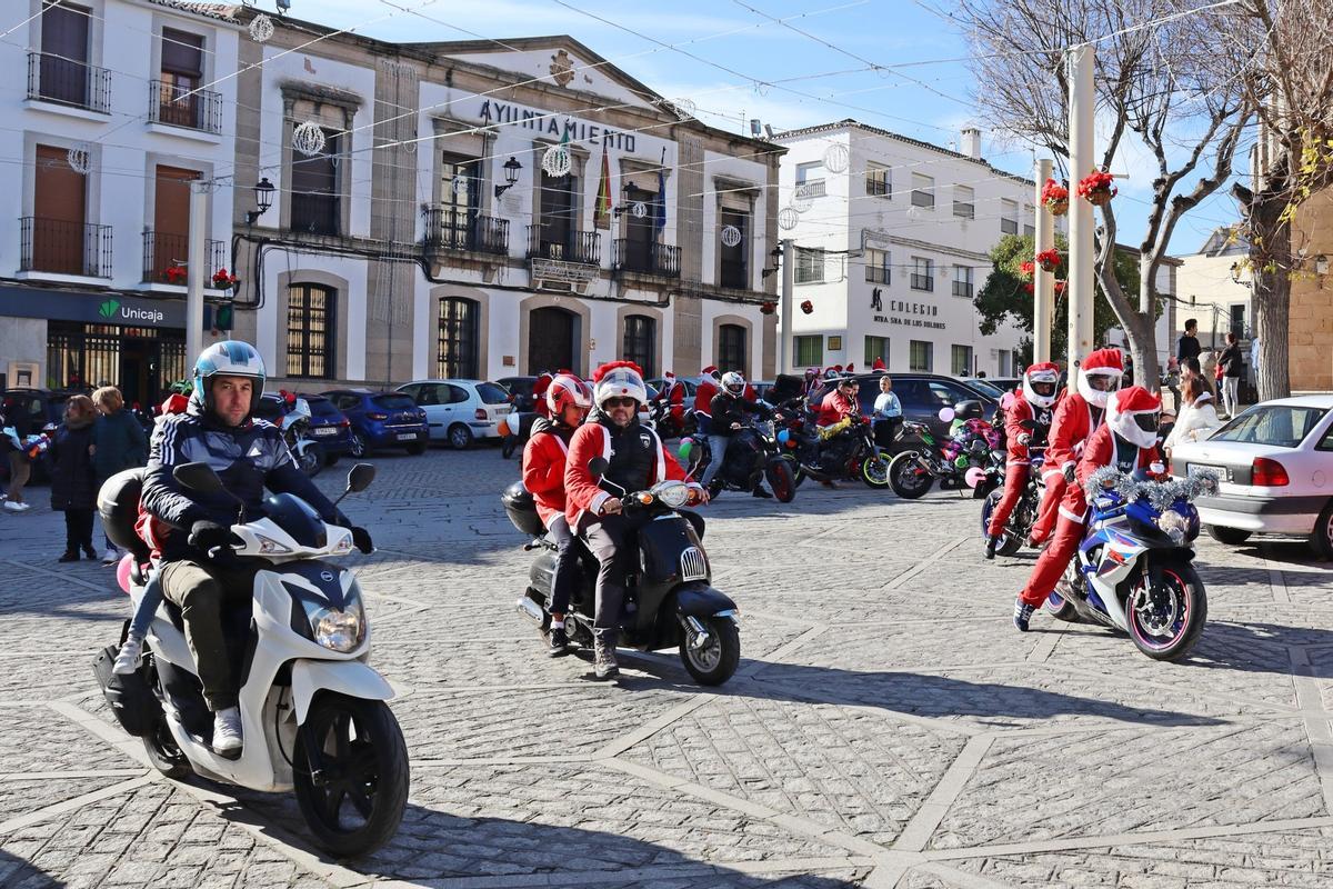 Fotogalería | Así fue la 'Papanoleada' motera de Arroyo de la Luz