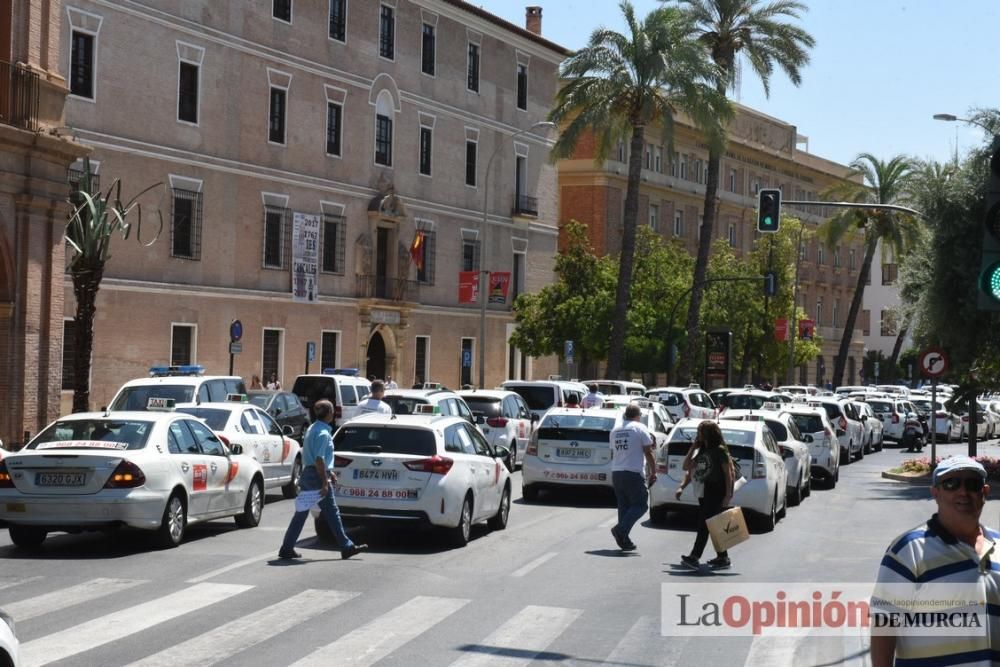 Protesta de taxis en Murcia