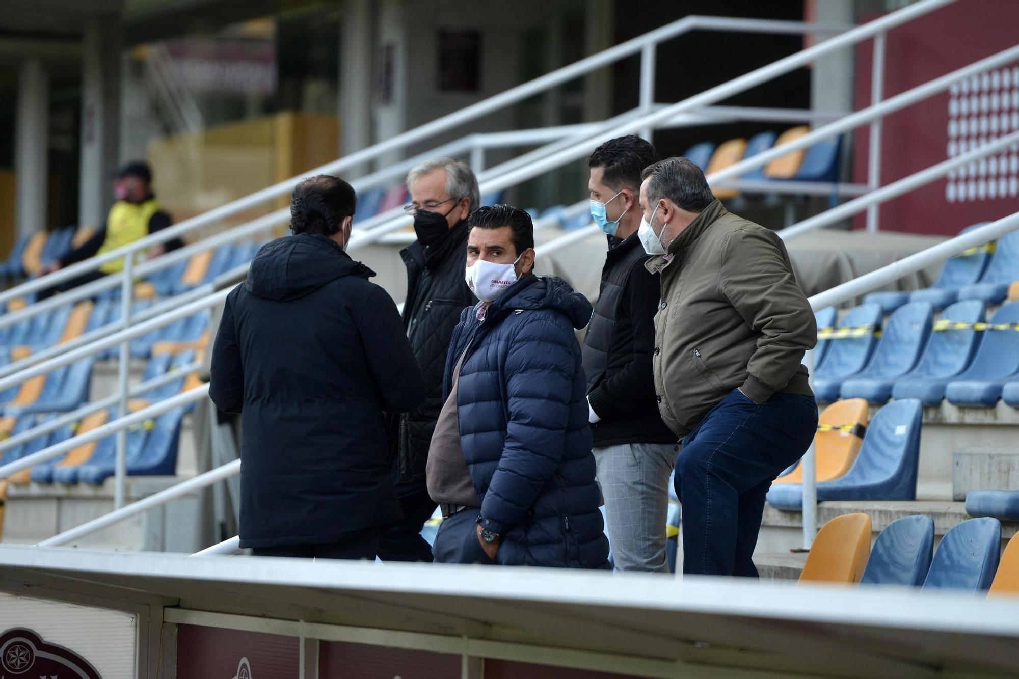 Luisito se desvive en su vuelta al banquillo del Pontevedra CF