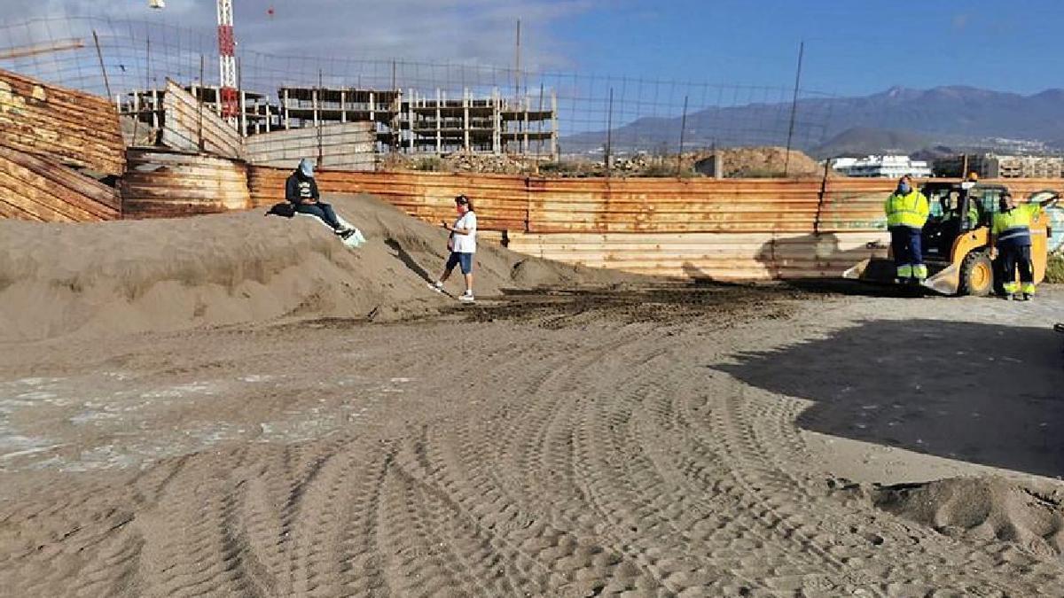 Un grupo de obreros durante la construcción de un edificio.