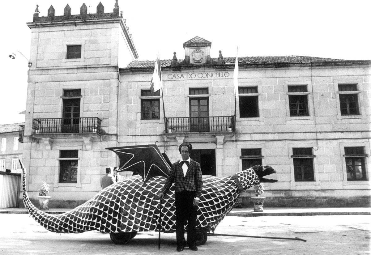 «A Coca» junto a su «cuidador», en 1986.
