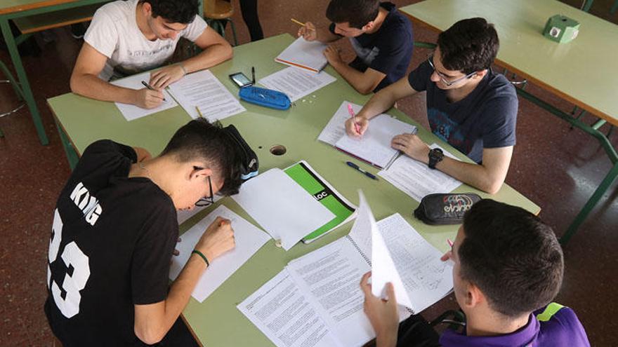 Los alumnos andaluces reciben clases para que aprendan hábitos de vida saludable en sus centros.