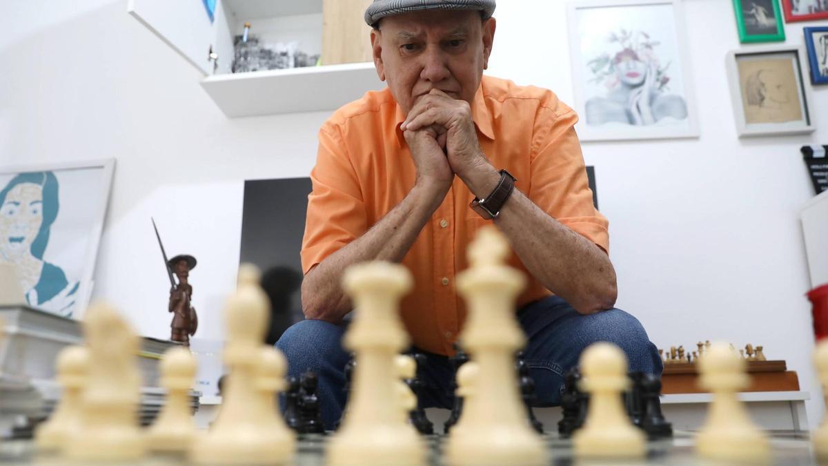 Silvino García, en su domicilio de Oviedo