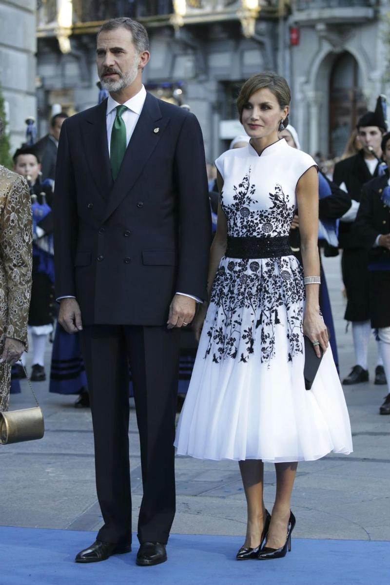 Los Reyes a su llegada a los Premios Princesa de Asturias