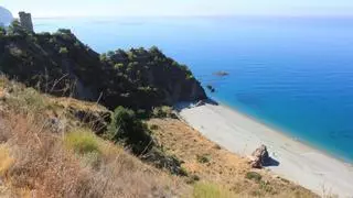 Málaga tiene una de las playas más secretas y escondidas de toda Andalucía: sus aguas cristalinas son perfectas para el buceo