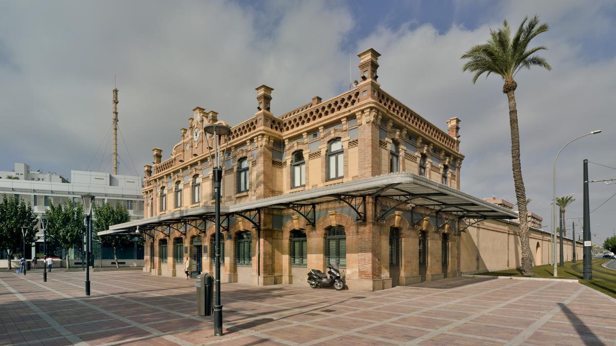 Fachada de Aguas de Murcia